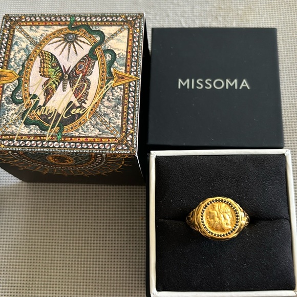 Missoma HARRIS REED JANUS LOCKET SIGNET RING - Picture 1 of 6